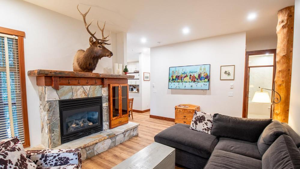 Snow Creek Lodge By Fernie Lodging Co מראה חיצוני תמונה
